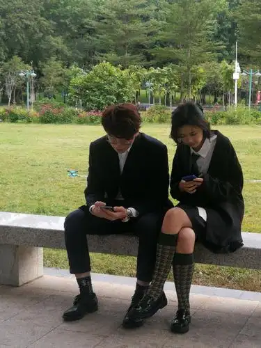 我家有女初长成,兄妹二人合照