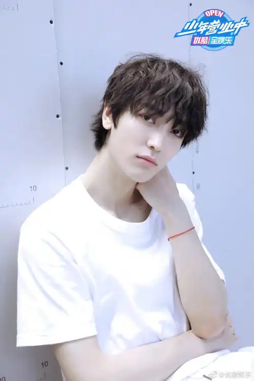 杨梓鑫少年之名物料楼