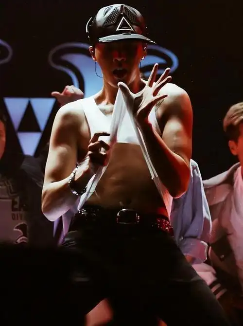 天生一张"痞子脸"!这10位男星,痞,欲,不愧是行走的荷尔蒙