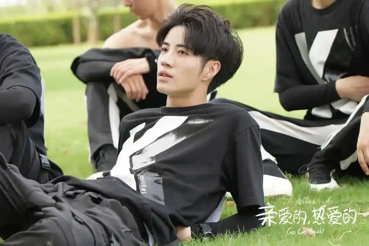 亲爱的热爱的电视剧高清精美图片 童颜cp甜蜜剧照图片