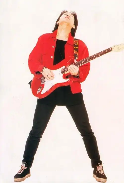 黄家驹有哪些可以设成壁纸的照片