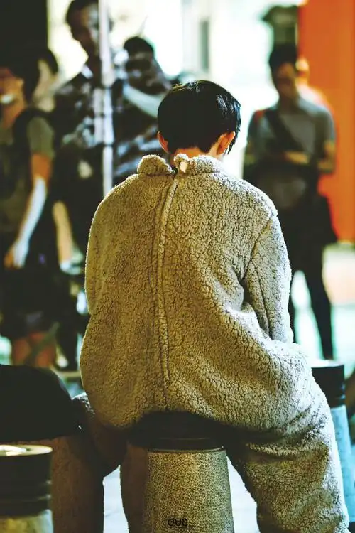 抱抱小熊93  @tfboys-易烊千玺  #易烊千玺电影小小的我##四字 易烊