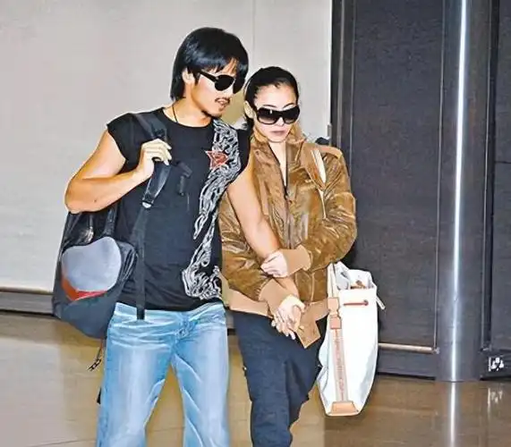 谢霆锋突然宣布好消息网络炸裂恭喜终于见到这一天了