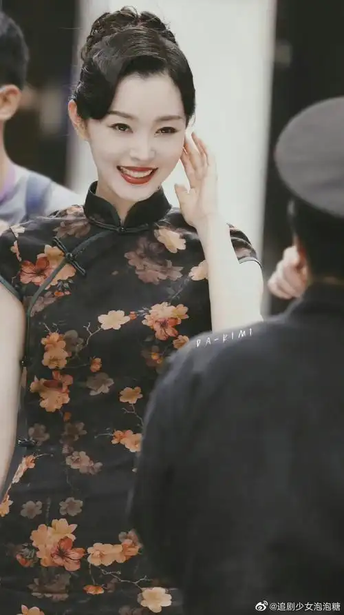 有一说一宋轶真的很适合民国造型