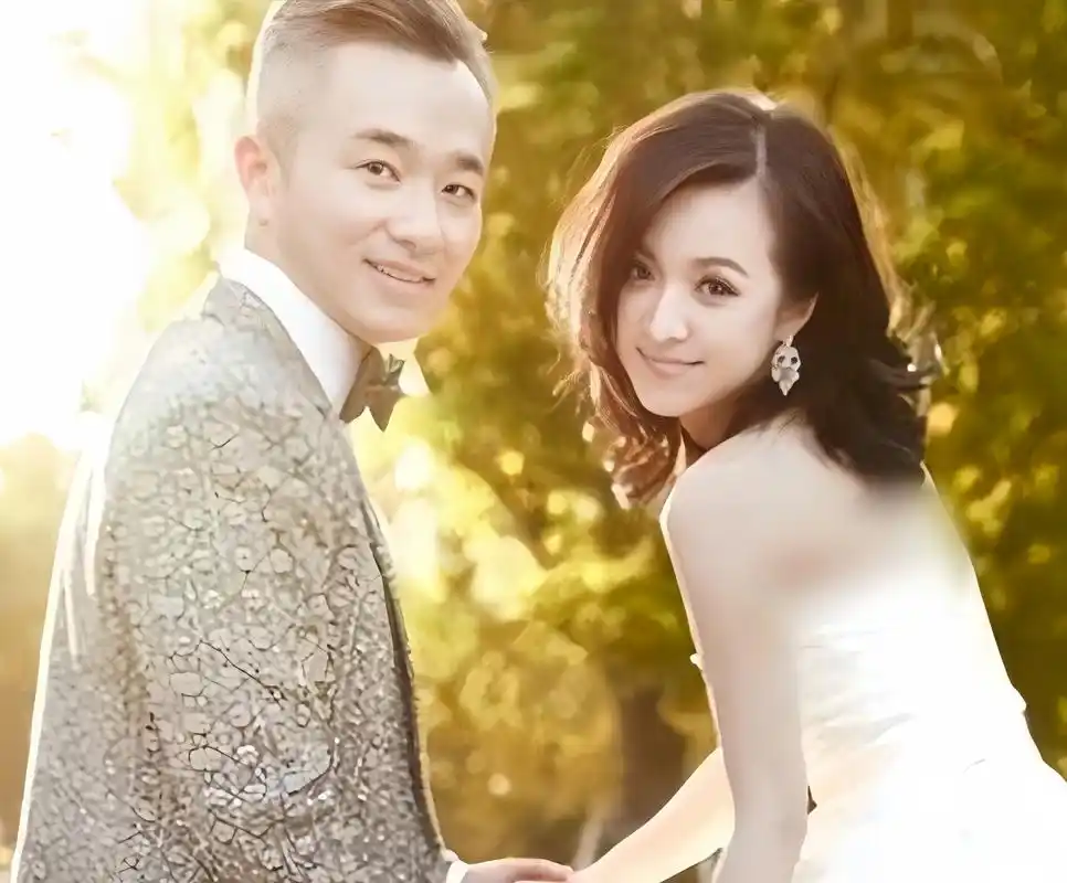 王萌萌和程雷当初两人结婚,就遭到多方反对和阻扰,因为他们的年纪相差