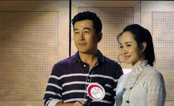 原创原创50岁王志飞老来得女放弃小16岁张歆艺3天闪婚小15岁张定涵