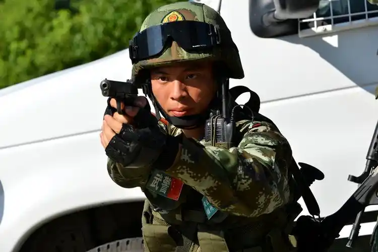 ctps.cn-- 武警英姿 沉默的风景 嵊州俱乐部