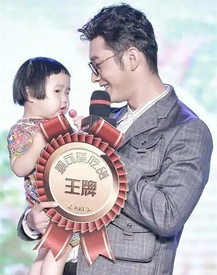 黄晓明承认baby怀孕深扒一米八纯天然宝宝究竟像谁