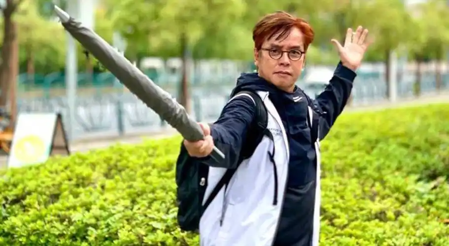 原创70岁谭咏麟近况曝光多次现身商演舞台百万出场费仍觉掉价