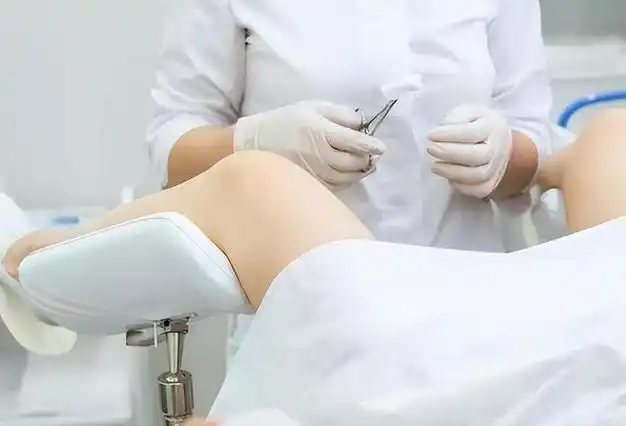 裤子脱了腿张开医院里让人脸红的妇科检查你做过几个