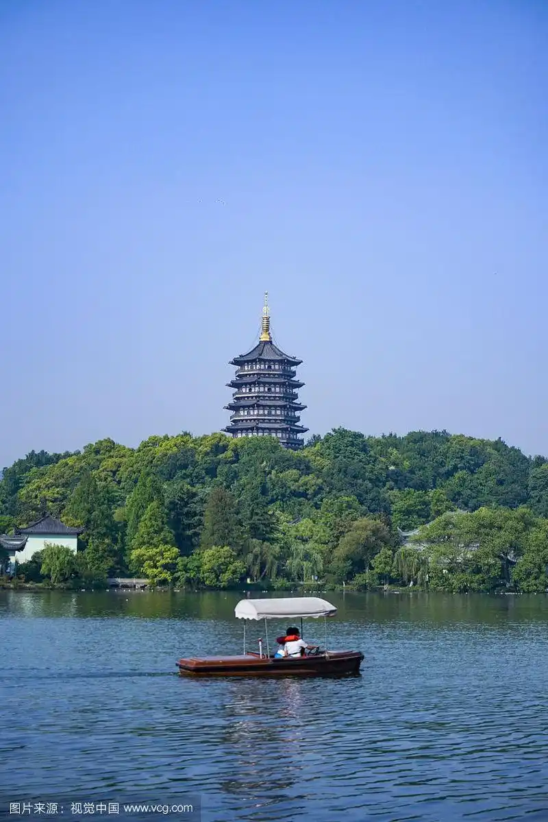 杭州西湖雷峰塔