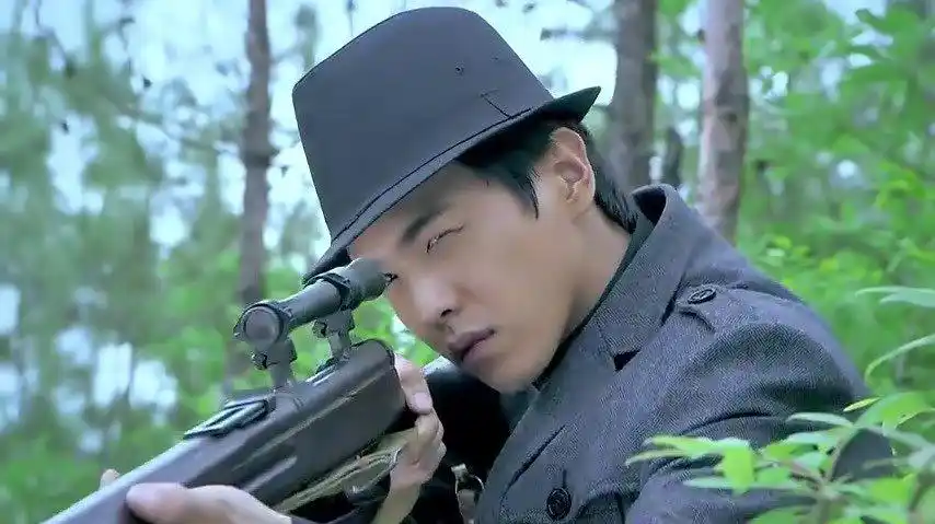 枪侠神枪手闭眼开枪枪枪击中敌人吓得日本人不敢轻举妄动