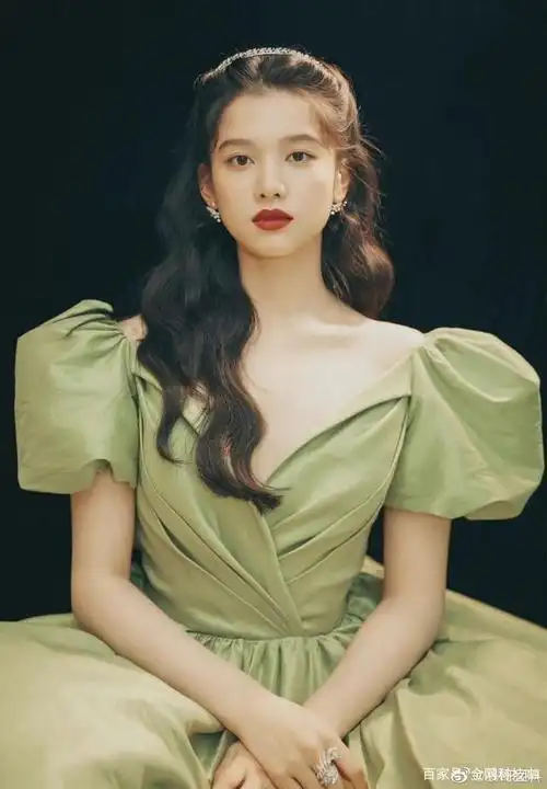 明星:95后小花真漂亮,你最待见谁的颜?