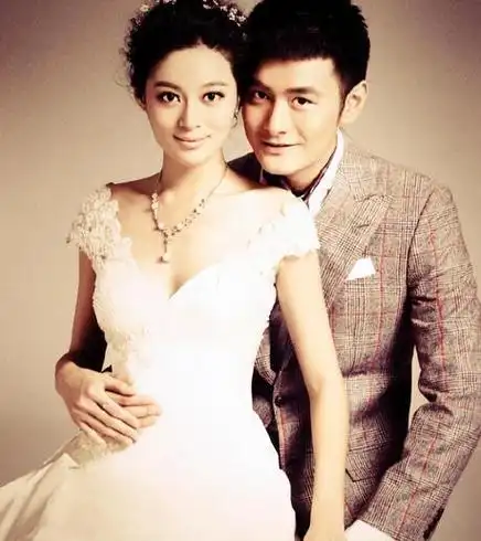 王媛可:倒追酷帅老公5年,婚后生下双胞胎,取名都一个