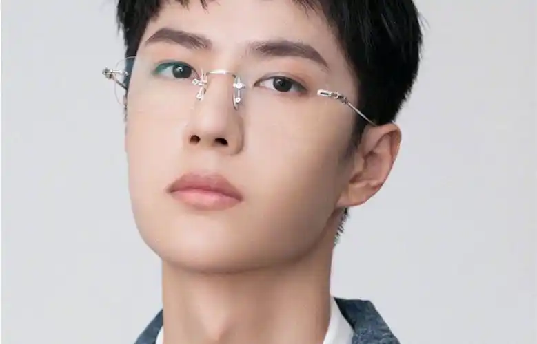 帅气王一博最新壁纸_超帅气的偶像王一博