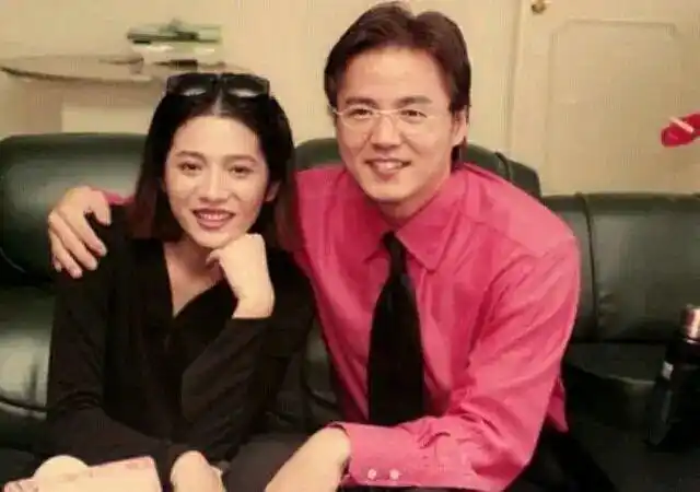 酒窝女神张庭抢曾哲贞老公骗老百姓钱财她究竟有多坏