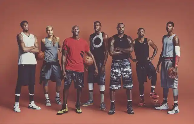 同样是nba的顶级巨星,为何nike和詹姆斯签终身合同,而kobe却没有?