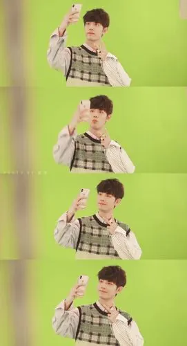 是肖战啊,糟糕眼神躲不掉