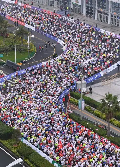 马拉松——厦门马拉松赛开跑