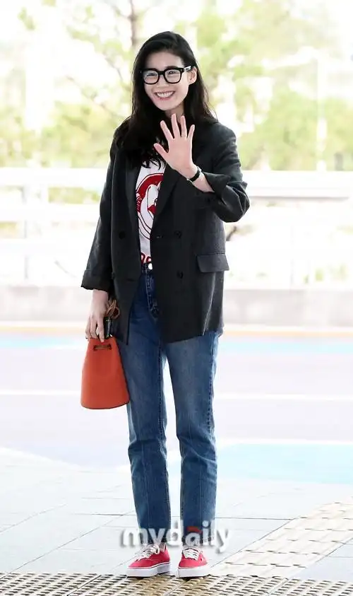 「md photo」 韩国女艺人郑恩彩仁川机场飞往美国