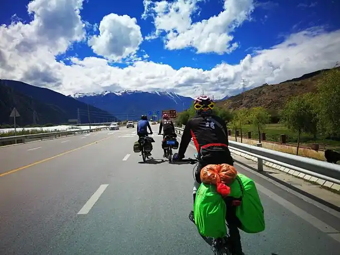 从成都骑行到拉萨 ,是一个值得纪念的日子.