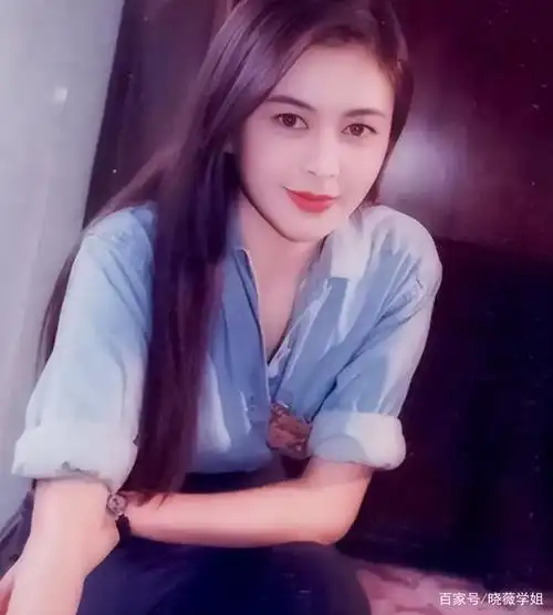 美得很惊艳,不得不说关之琳的感情史也是挺丰富的,她的三观也令人震惊