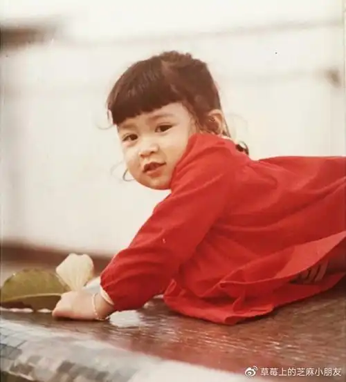 谢嘉怡幼年照曝光,大眼萌样超可爱,盘点历届港姐童年照