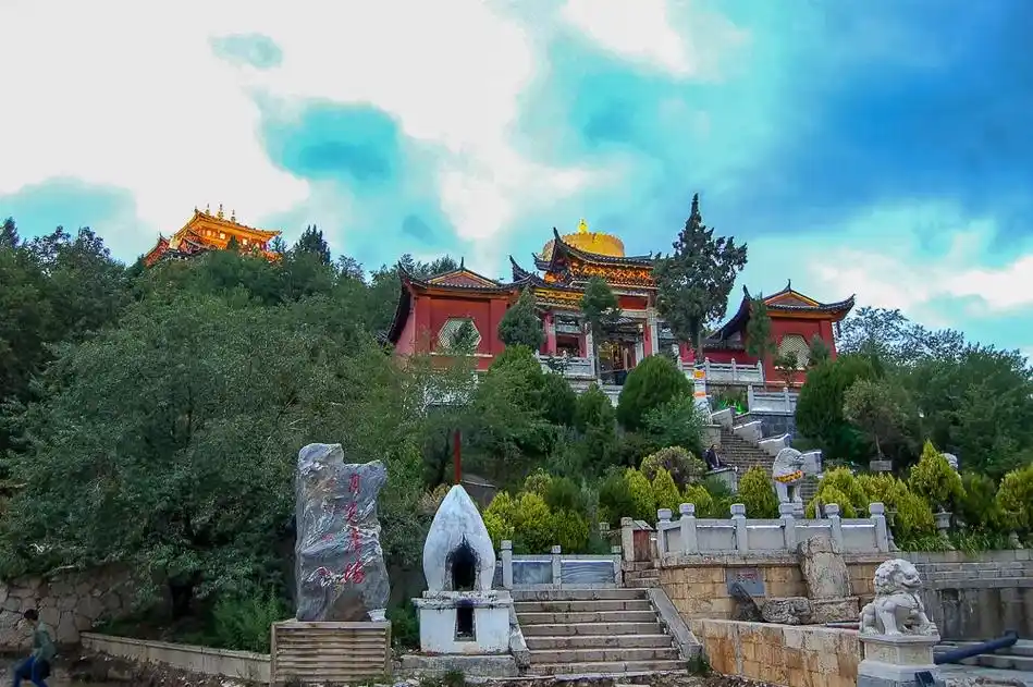 龟山公园·云南省迪庆州香格里拉县