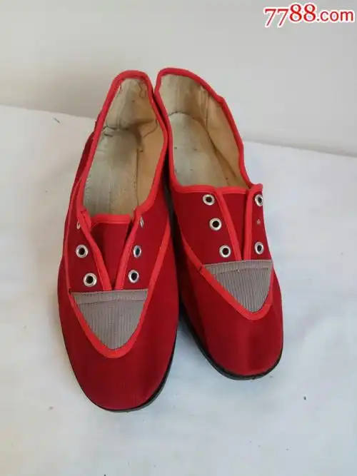 库存八十年代女士高跟布鞋注塑布鞋塑料底