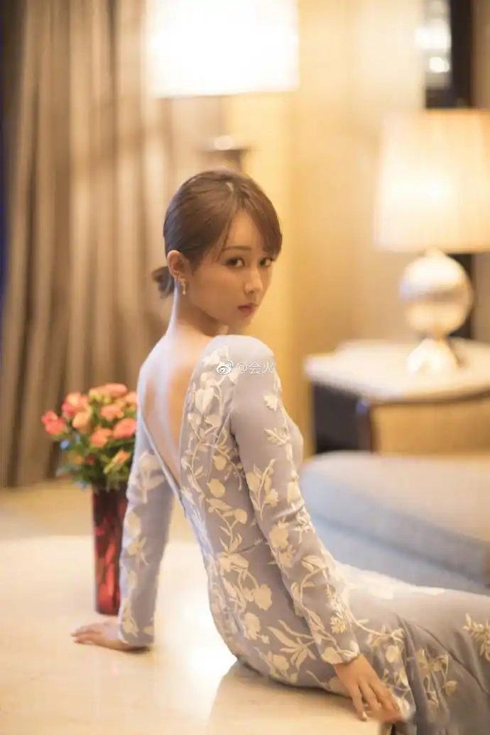 【杨紫回应金鹰节未获奖】今晚,金鹰节颁奖典礼落幕,杨紫提名观众喜爱