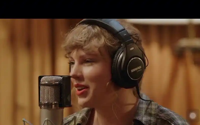 taylor swift  august 录音室原声版本