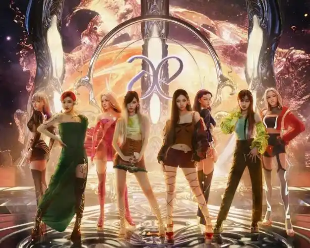 如果说日本在"虚拟"上做了诸多尝试,那韩国就在"偶像"上下足了功夫.