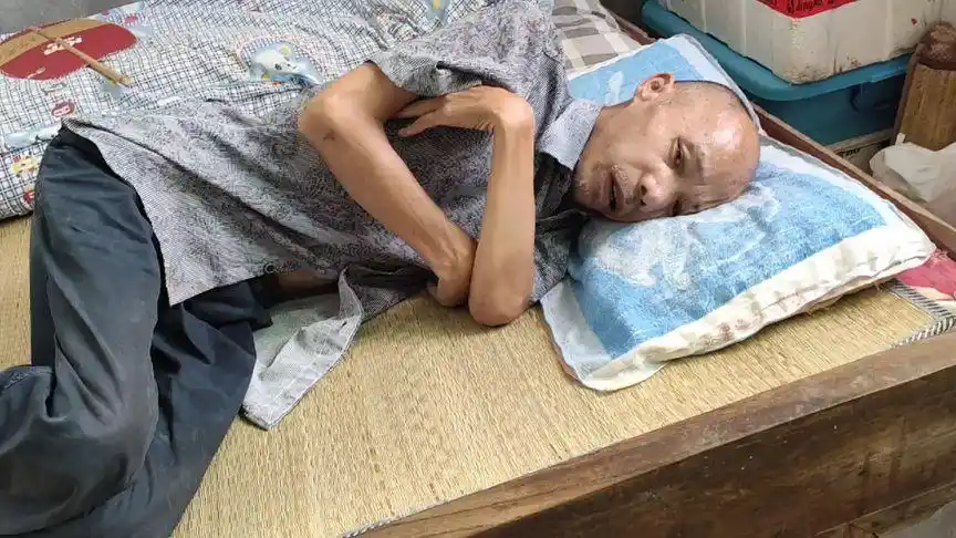 请多多关爱身边的自闭症患者,瘦成皮包骨了情况越来越糟糕 心疼