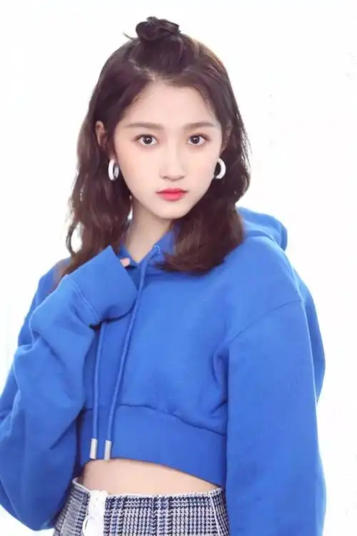 明星发型图片关晓彤换了一款发型终于美回来了