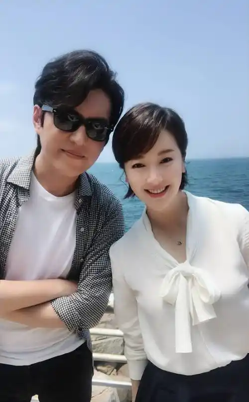 靳东:与离过婚的江珊同居了5年,却为何转身娶了二婚的李佳?