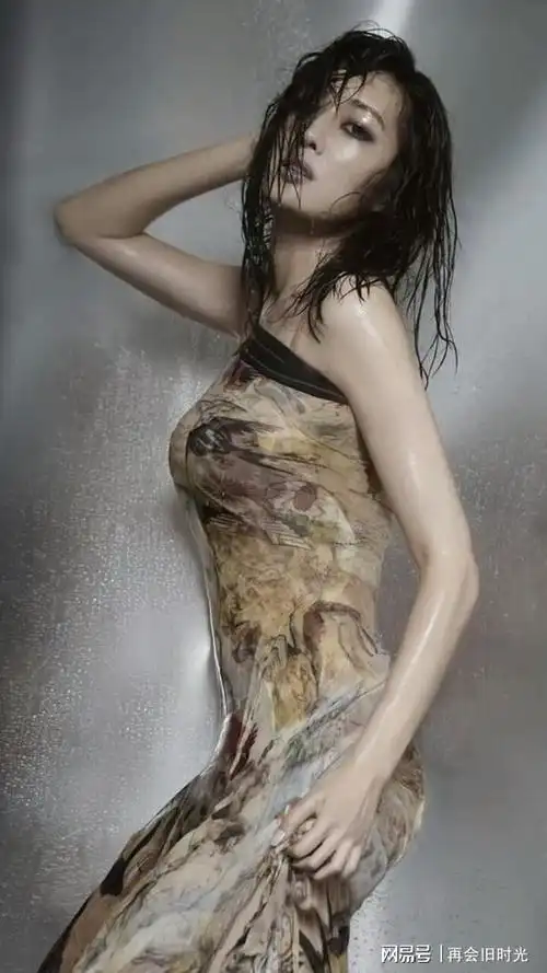 12位娱乐圈挺胸而出的女明星一个比一个胸猛