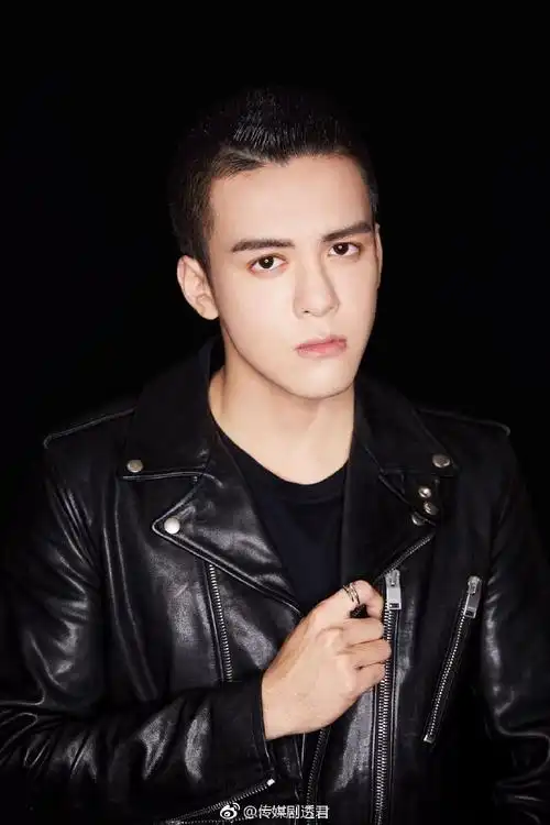 真情和率真为我们带来很多挥之不去的精彩,期待他在剧中表现#曾舜晞