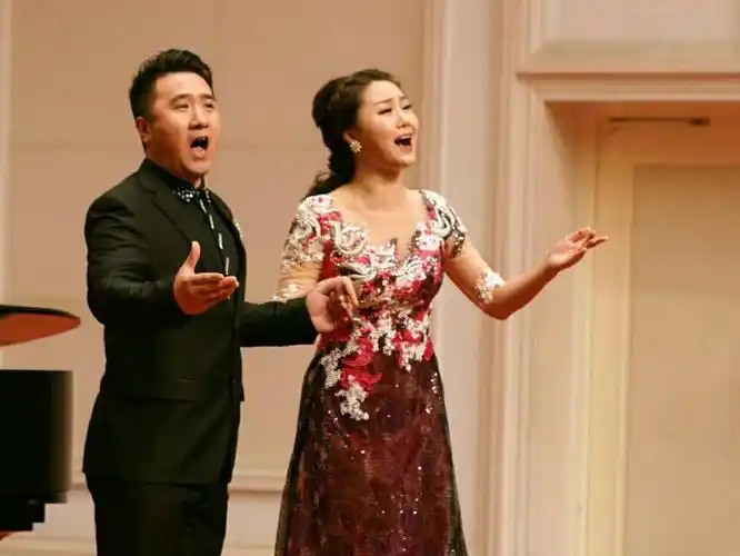 我的拍照 : 舞台男女对唱《想亲亲》～ 原声原味