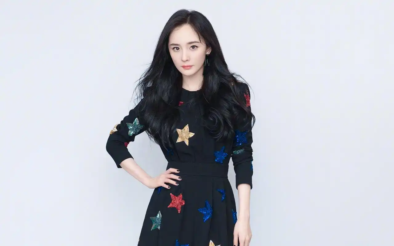 大陆明星 杨幂优雅知性高清桌面壁纸 上一张 下一张 简介 杨幂优雅