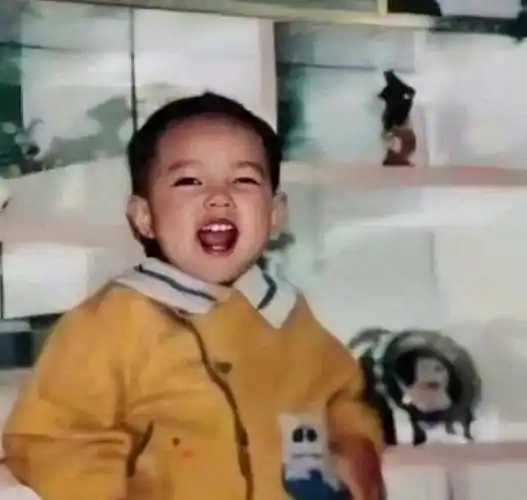 最养眼颜值cp肖战王一博,原来小时候长这个样子他们是否微整过呢_梦想