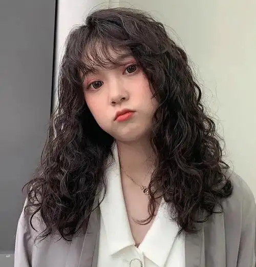 羊毛卷的卷度大雨泡面卷,小于水波纹卷.