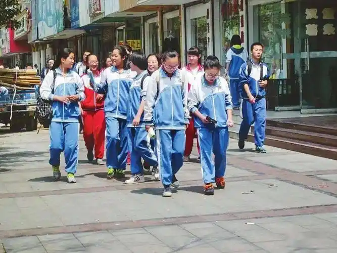 吴江的老同学看过来可记得那些年我们曾穿过的校服