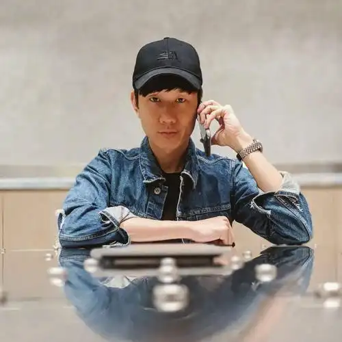 手机壁纸林俊杰