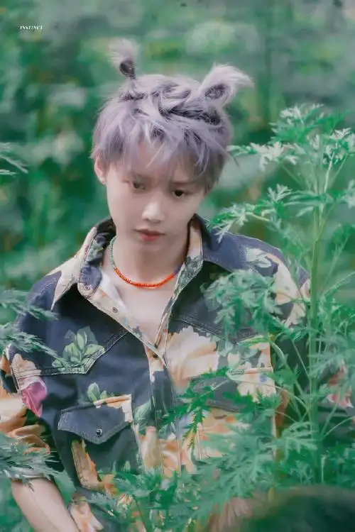 刘雨昕时尚健康21周年号封面