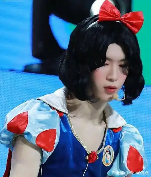 有种"惊艳"叫范丞丞,穿女装扮白雪公主,这颜值不比范冰冰逊色