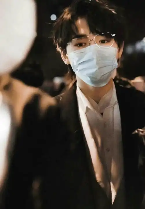 宋亚轩眼镜杀97合集9615果然好看的人戴眼镜都是点睛之笔#请把