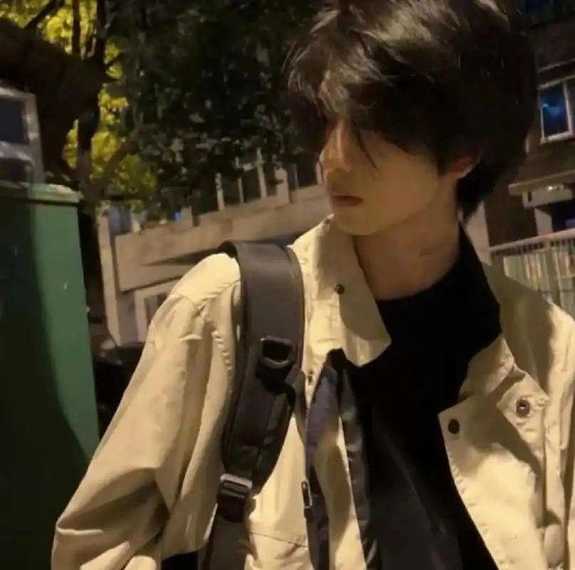 男生真人头像(无水印) 男生真人头像(无水印)