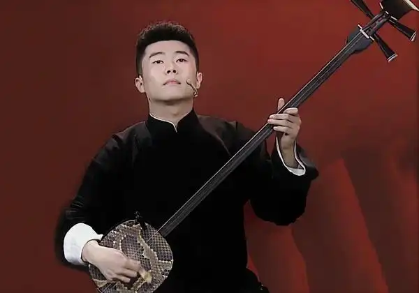 周九良专楼三弦一弹咱最靓快板一响好运来虎年大吉