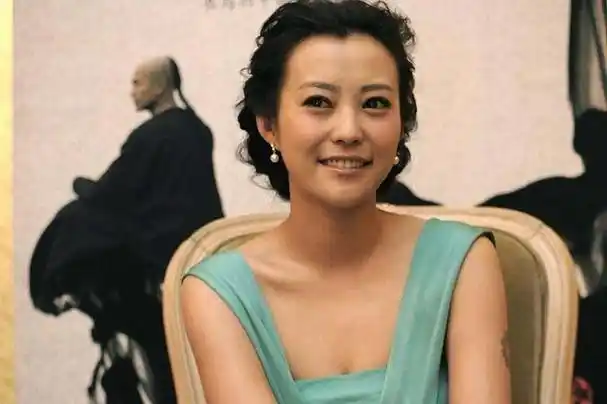 郝蕾:性感的绝对代名词,年轻时的撩人韵味