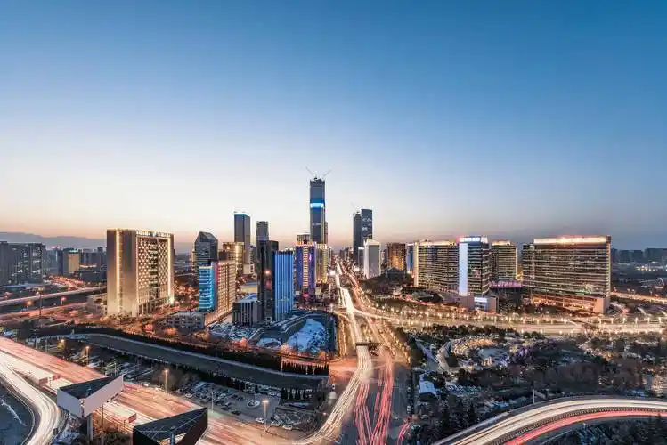 大源,成都cbd中心,历经十年发展,成为城南配套核级所在,不仅汇集西部